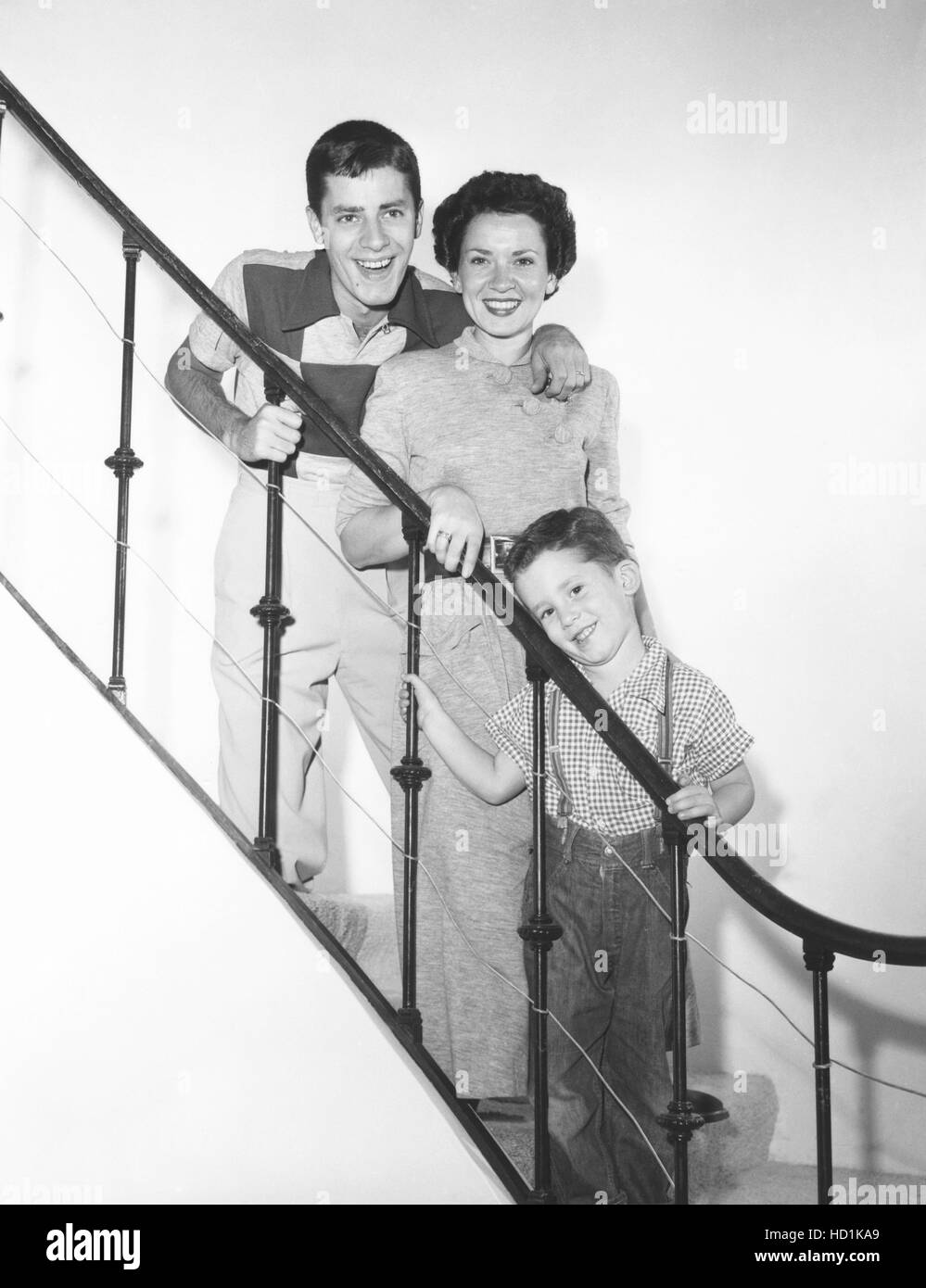 Von links Jerry Lewis zu Hause mit seiner Frau Patti Lewis und Sohn