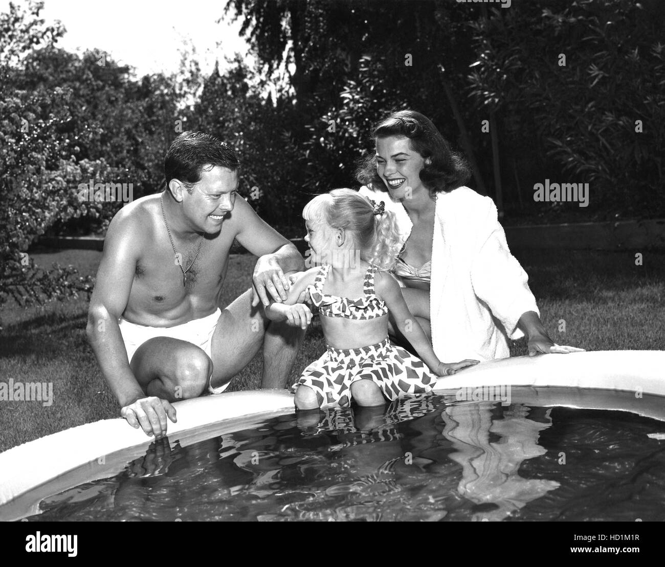 Dick Haymes, Joanne Dru und ihre Tochter, Helen, im Sommer 1948 Stockfoto