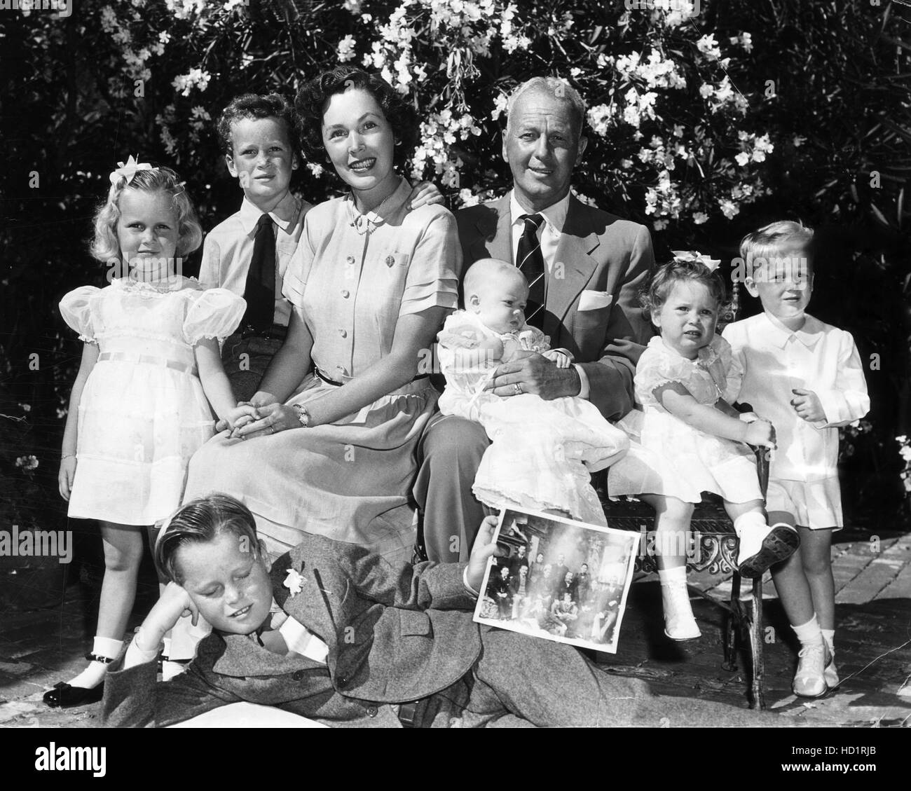 Die Farrow-Familie, von links: Patrick Farrow, Maureen O'Sullivan (aka ...