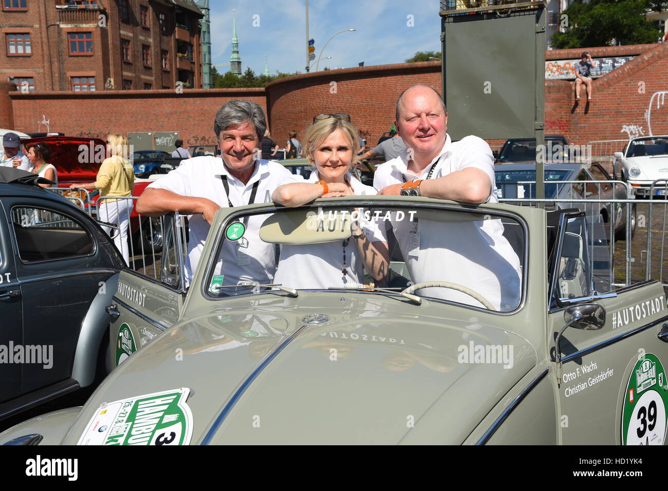 Auto Bild Oldtimer Klassik Rallye Hamburg-Berlin 2016 um Fischauktionshalle.  Mitwirkende: Christian Geistdoerfer, Katharina Schubert, Otto Ferdinand Wachs Where: Hamburg, Deutschland bei: 25. August 2016 Stockfoto