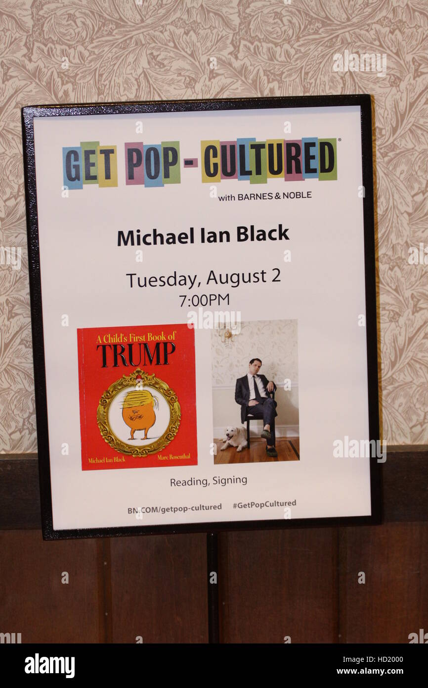 Michael Ian Black hält eine Signierstunde im Barnes &amp; Noble für sein Buch mit dem Titel "Trumpf" Featuring: Michael Ian black wo: Philadelphia, Pennsylvania, USA bei: 2. August 2016 Stockfoto