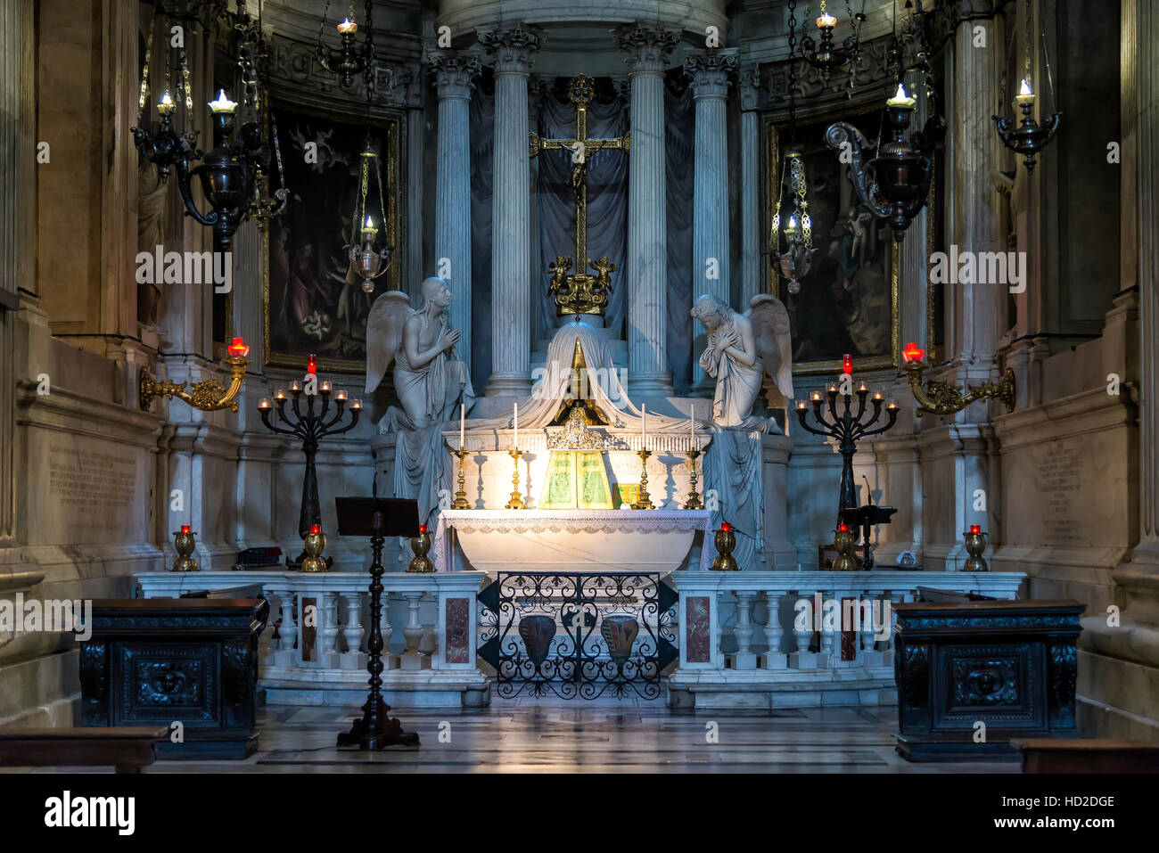 Linken Apsis Kapelle der Kathedrale Genua. Genua-Kathedrale ist eine römisch-katholische Kathedrale in der italienischen Stadt Genua Stockfoto