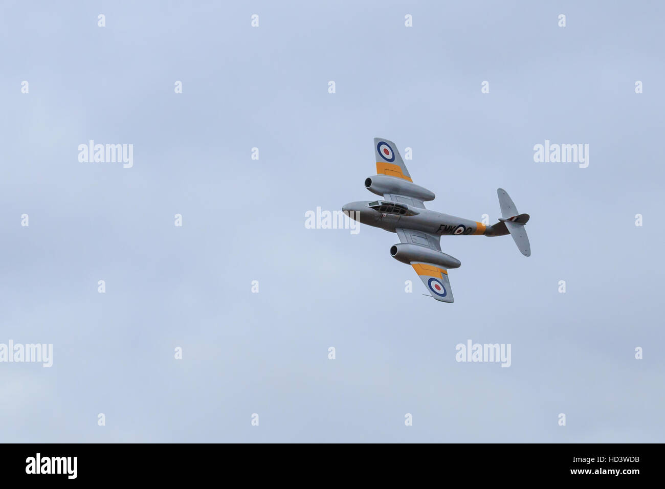 Gloster Meteor T.7 WA591 Jet anzeigen mit einem grauen Wolke Himmelshintergrund bei der Southport Stockfoto