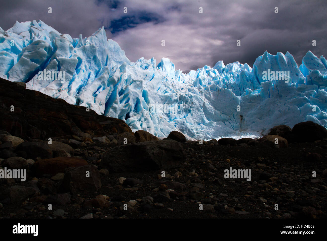EL CALAFATE, ARG, 06.12.2016: Argentinischen Perito Moreno-Gletscher im Nationalpark Los Glaciares in Südwest Provinz Santa Cruz, Argentinien Stockfoto