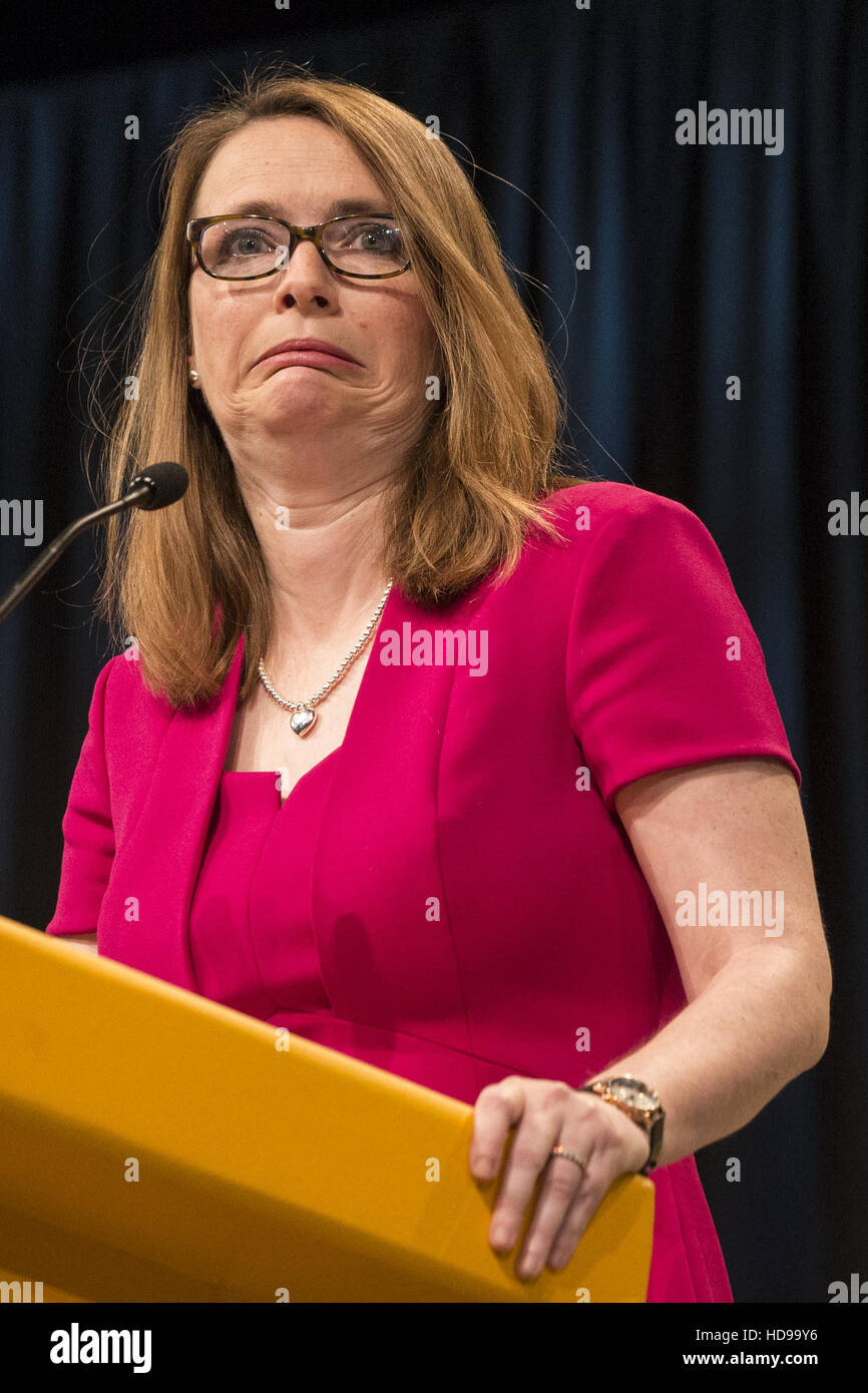 Kirsty Williams, ehemaliger Führer der Waliser Liberal-Demokraten, Adressierung der Parteitag im Brighton Conference Centre in Brighton, East Sussex.  Mitwirkende: Kirsty Williams wo: Brighton, East Sussex, Vereinigtes Königreich bei: 18 September 2016 Stockfoto