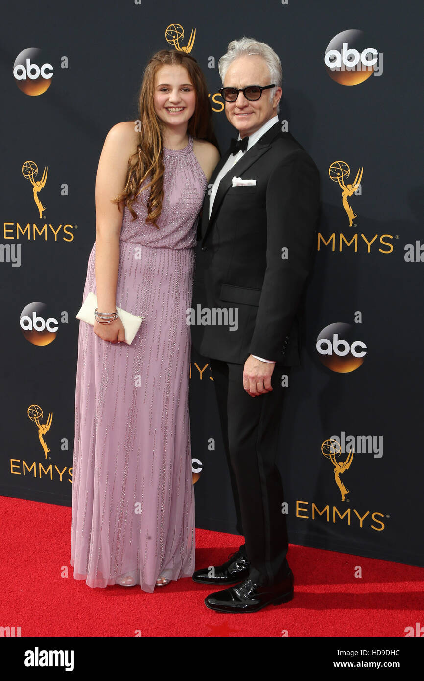 68. annual Primetime Emmy Awards im Microsoft Theatre - Ankünfte mit statt: Bradley Whitford, Mary Louisa Whitford Where: Los Angeles, California, Vereinigte Staaten von Amerika als: 18 September 2016 Stockfoto