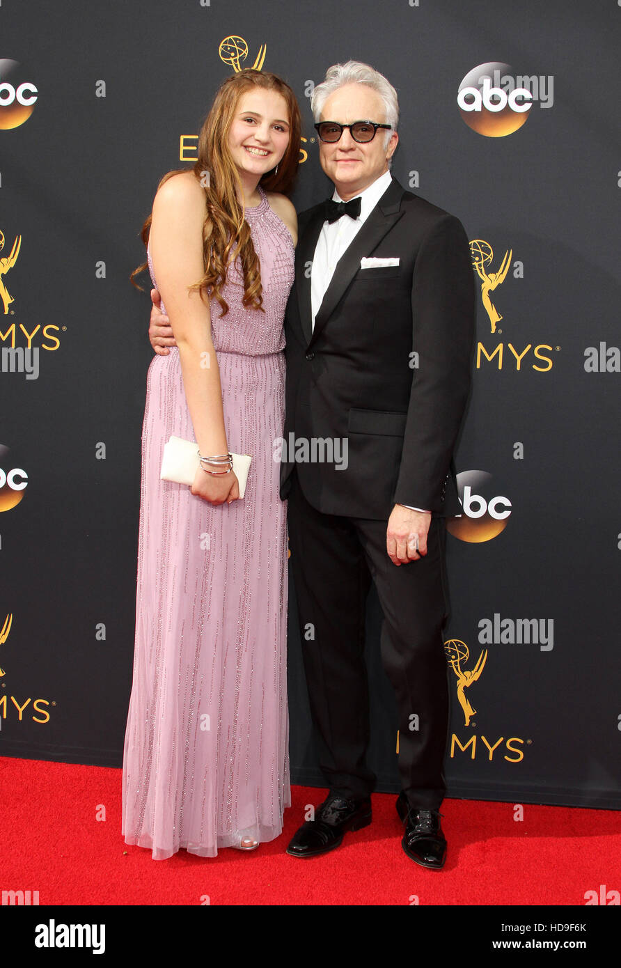 68. Emmy Awards Ankünfte 2016 statt auf der Microsoft-Theater-Featuring: Mary Louisa, Bradley Whitford Where: Los Angeles, California, Vereinigte Staaten von Amerika als: 18 September 2016 Stockfoto