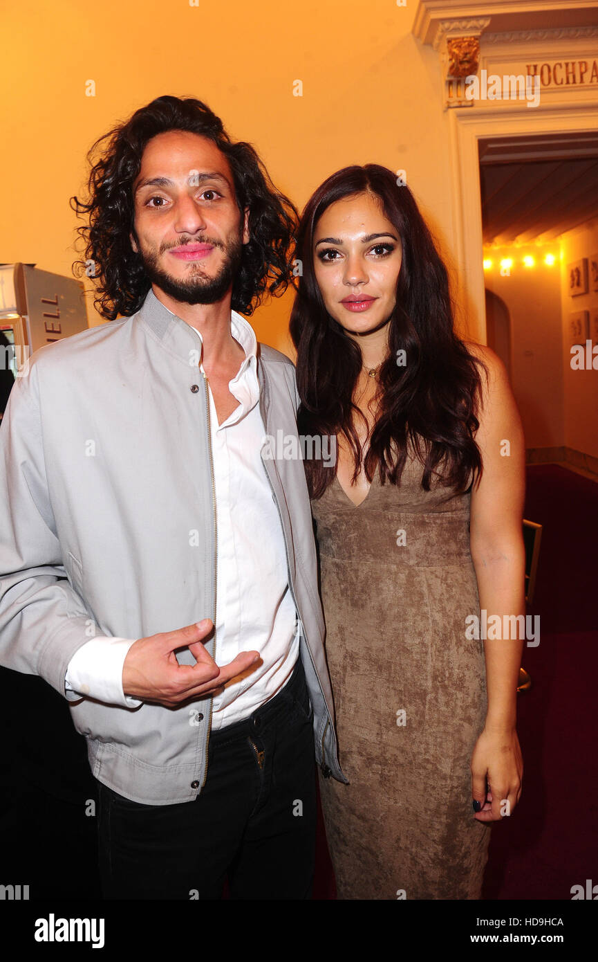 Erste Schritte-Awards-2016 am Theater des Westens.  Mitwirkende: Burak Yigit, Nilam Farooq (Daaruum) wo: Berlin, Deutschland bei: 19 September 2016 Stockfoto