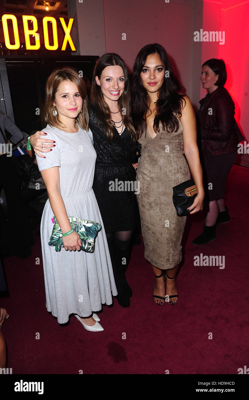 Erste Schritte-Awards-2016 am Theater des Westens.  Mitwirkende: Nilam Farooq (Daaruum) (R) wo: Berlin, Deutschland bei: 19 September 2016 Stockfoto