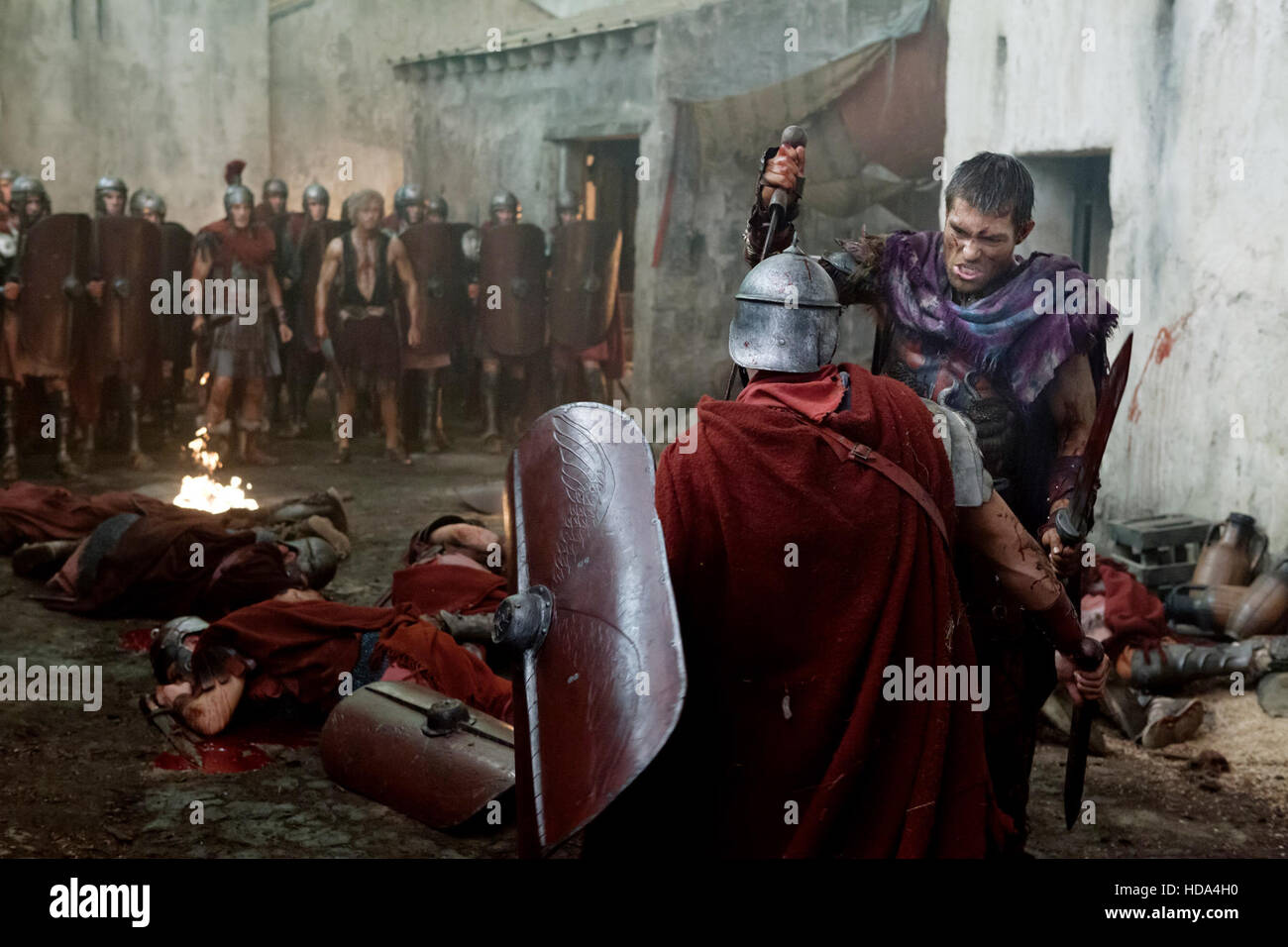 SPARTACUS Krieg der VERDAMMTEN, lr Simon Merrells, Todd Lasance (als