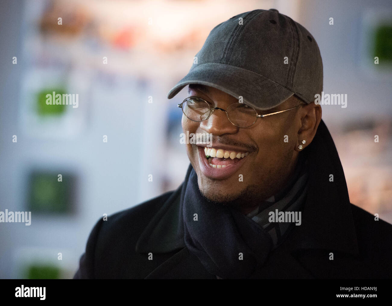 San Francisco, CA, USA. 9. Dezember 2016. Ne-Yo spricht für Software-Engineering-Studenten während einer Fortbildungsveranstaltung in der Holberton Schule in San Francisco, Kalifornien am 9. Dezember 2016. © Josh Edelson/ZUMA Draht/Alamy Live-Nachrichten Stockfoto