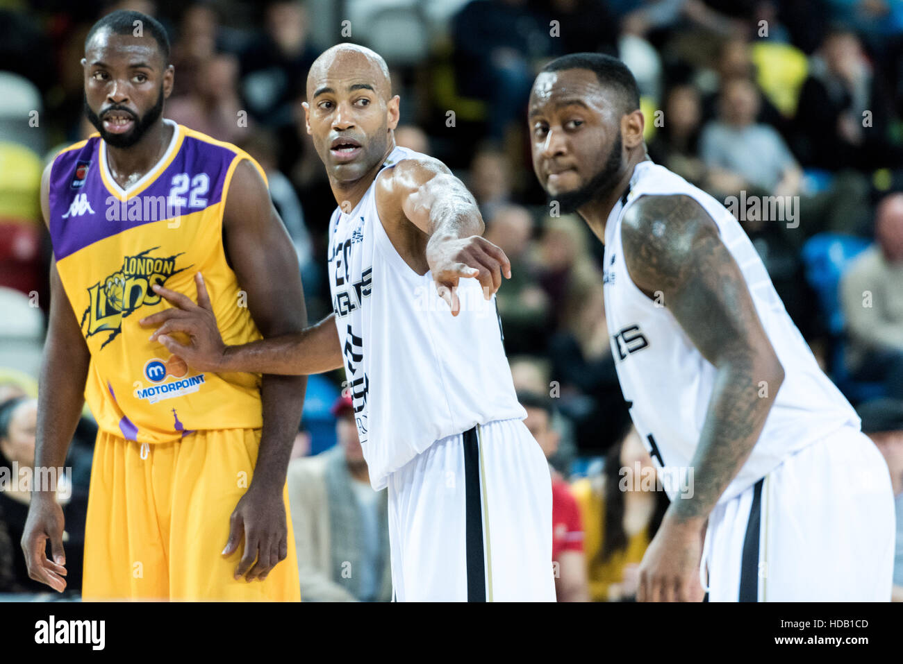London, UK, 11. Dezember 2016.  Newcastle Eagles schlagen London Löwen 87 Vs 80 in ein spannendes Basketballspiel in der Kupfer-Box Arena Credit: Pmgimaging/Alamy Live-Nachrichten Stockfoto