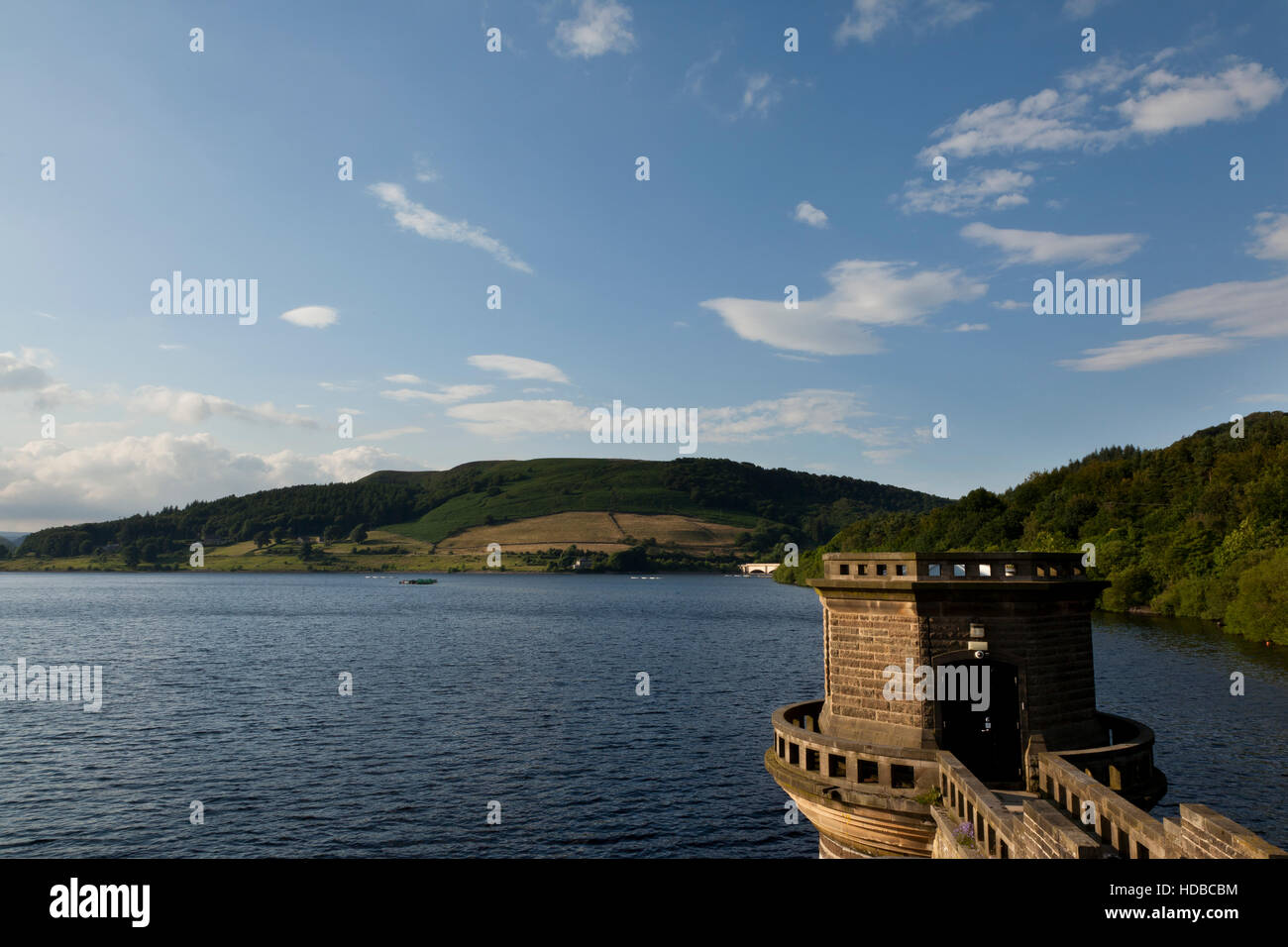 Wasserturm Outlet, Lady Bower Reservoir, River Derwent, Derbyshire, UK Stockfoto