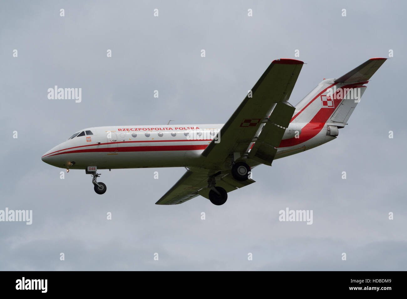 Polnische Luftwaffe Yak-40 VIP Flugzeug Landung Stockfoto