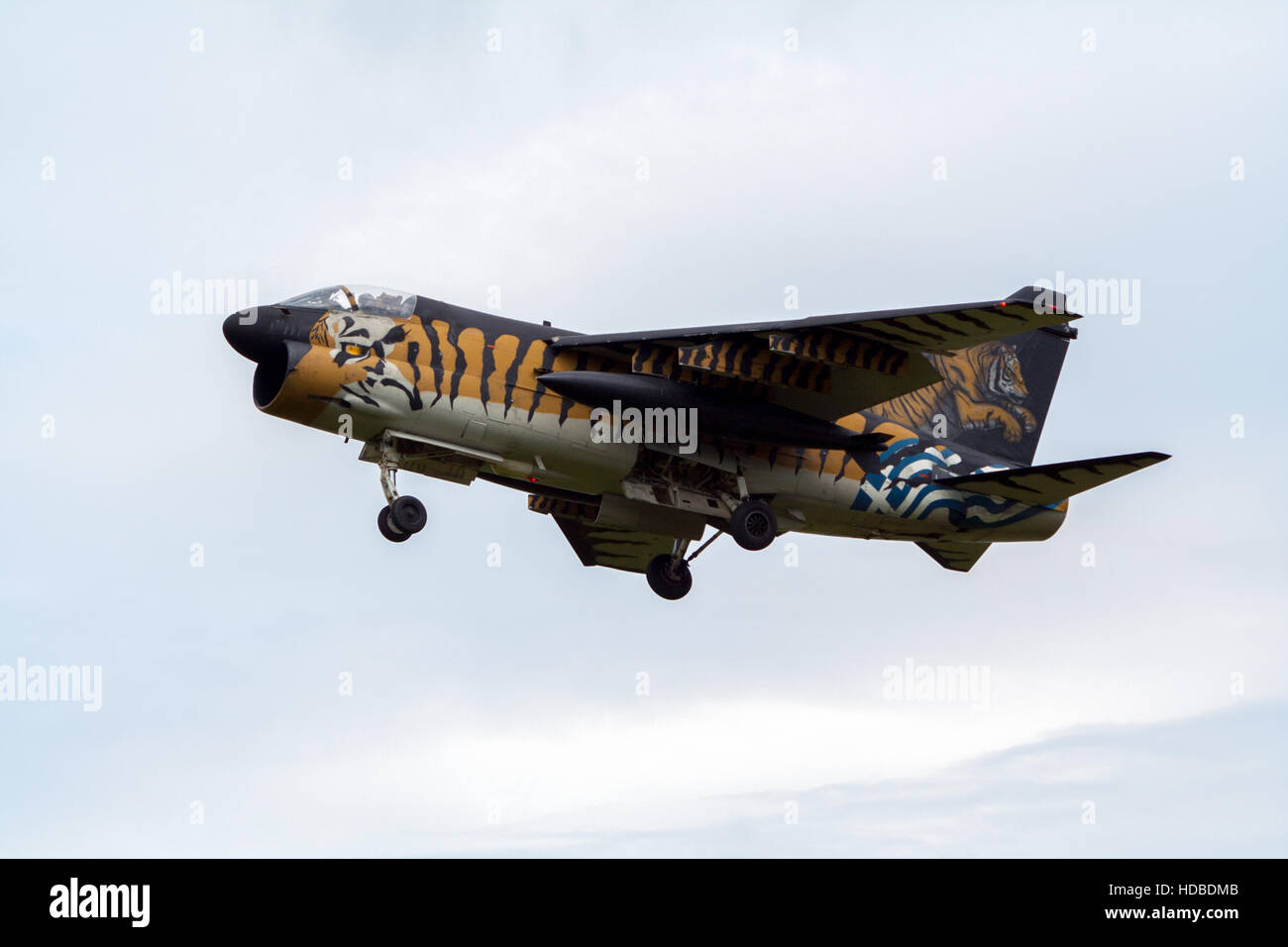 Spezielle griechische Luftwaffe a-7 Corsair II Jet Bomber Landung gemalt Stockfoto