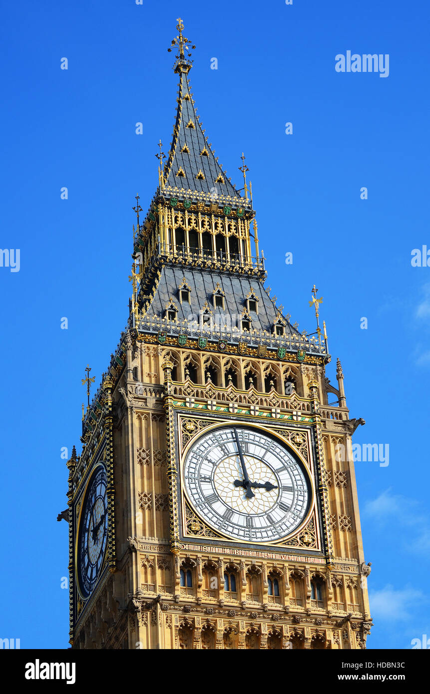 Big Ben ist der Spitzname für die große Glocke der Uhr am nördlichen Ende der Palast von Westminster, in der Elizabeth Tower, London, UK. Vor der Arbeit Stockfoto