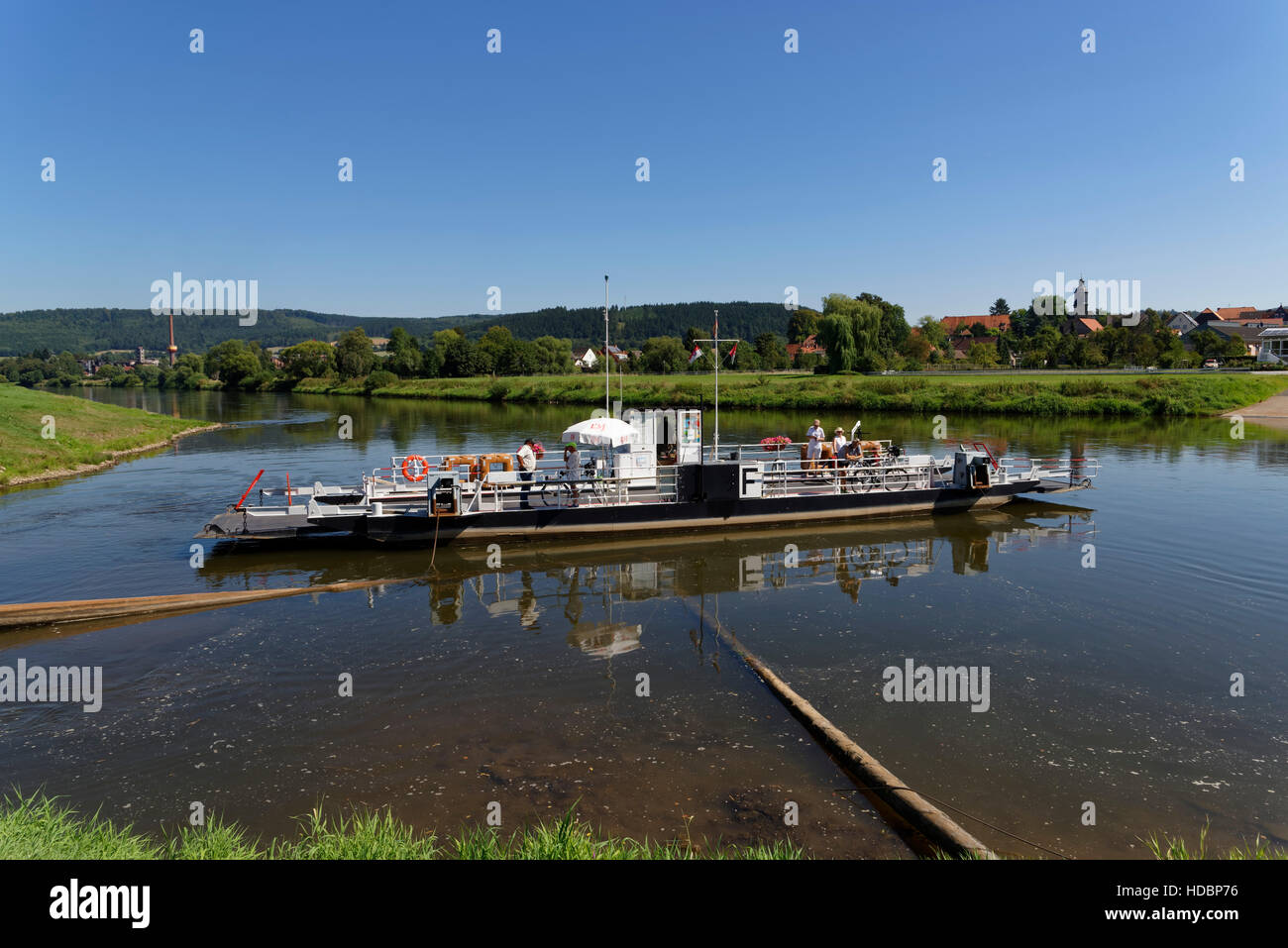 Fähre an Weser in der Nähe von Lippoldsberg, Hessen, Deutschland Stockfoto