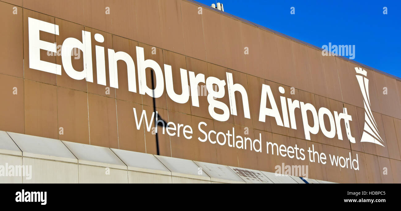 Schottische Flughäfen, Luftfahrt, Edinburgh Flughafen Ingliston Schottland Großbritannien Edinburgh Flughafen Schild und Logo auf terminal-Gebäude Stockfoto