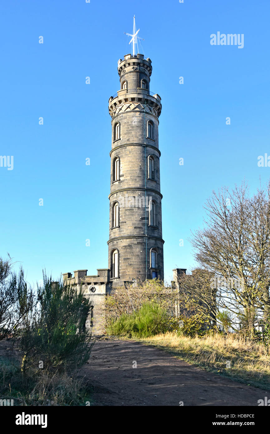 Nelson Monument Gedenk Turm Ehre Vizeadmiral Horatio Lord Nelson Spitze des Carlton Hill Edinburgh Schottland Großbritannien öffentliche Aussichtsplattform oben Stockfoto