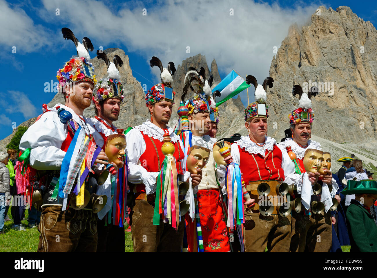 Grop De La Mescres, Ciannacei, Canazei, Karnevalskostüm, Tracht Gruppe Fest Zur Ladinischen Einheits-1946, Sella Stockfoto