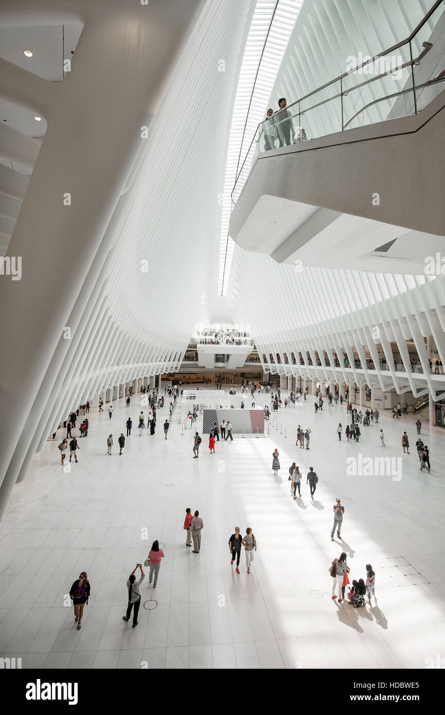 Oculus, u-Bahn Station Haupthalle mit Einkaufszentrum, World Trade Center Transportation Hub Stararchitekten Santiago Calatrava Stockfoto