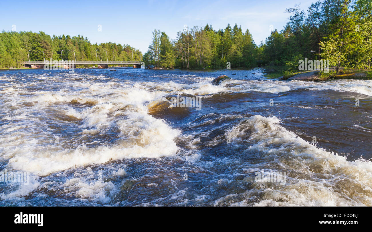 Langinkoski, schnell laufende Flusswasser. Kotka, Finnland Stockfoto