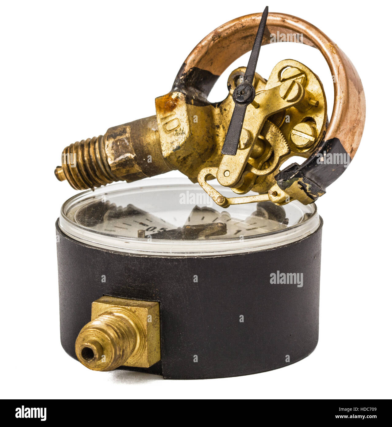 Manometer-Mechanismus im zerlegten Form, Messgerät zur Messung von Druck und Vakuum, isoliert auf weißem Hintergrund Stockfoto