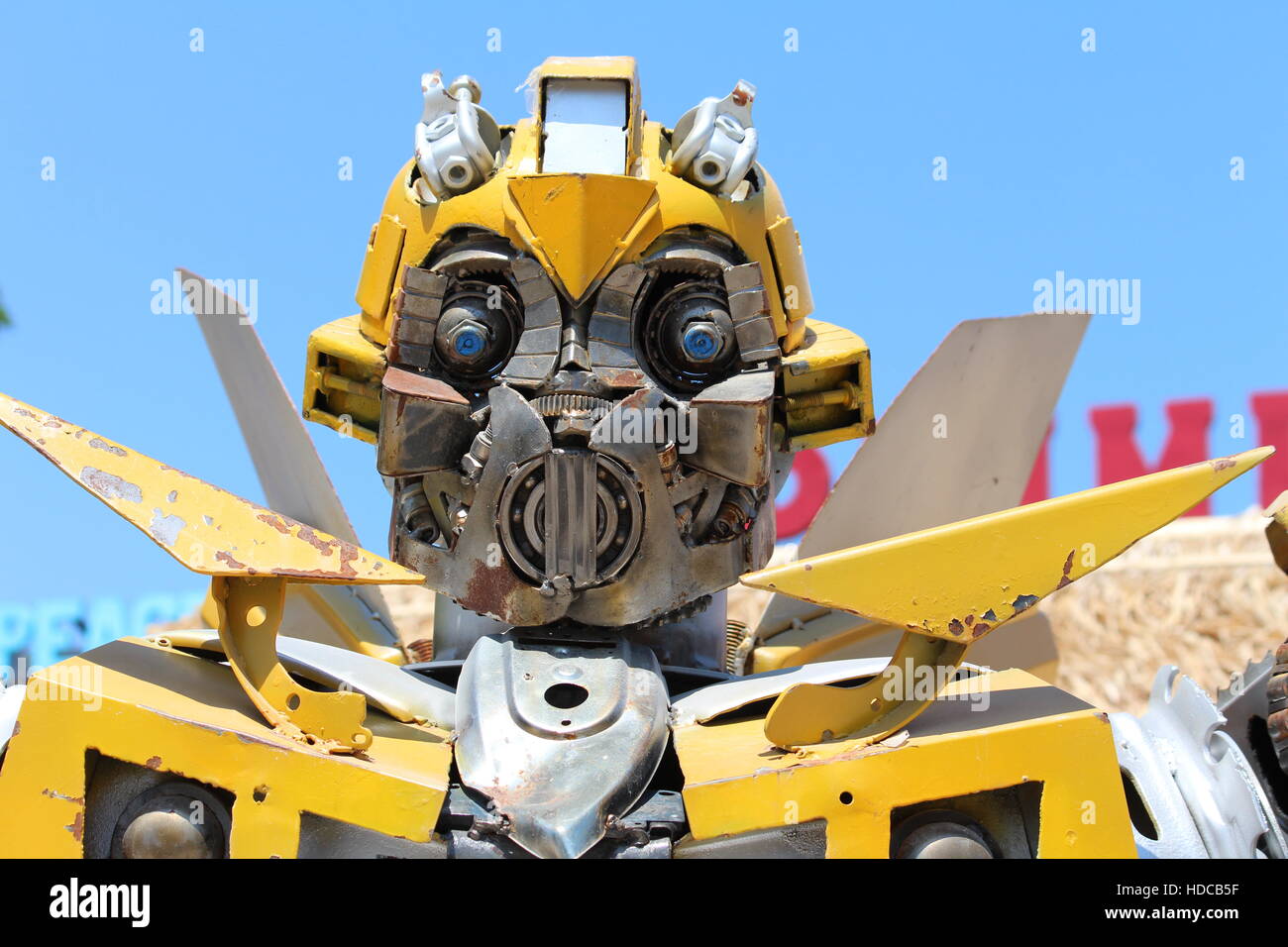 Bumble Bee Transformator, Metall Kunstskulptur Stockfoto