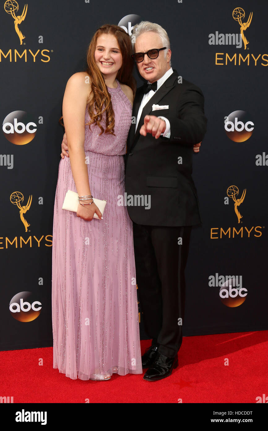 2016 Primetime Emmy Awards - Anreise am Microsoft-Theater am 18. September 2016 in Los Angeles, CA mit: Mary Louisa Whitford, Bradley Whitford Where: Los Angeles, California, Vereinigte Staaten von Amerika als: 18 September 2016 Stockfoto