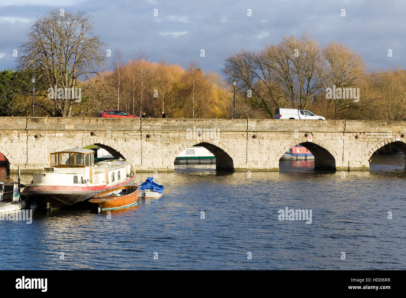 Clopton Brücke über den Fluss Avon in Stratford-upon-Avon Stockfoto