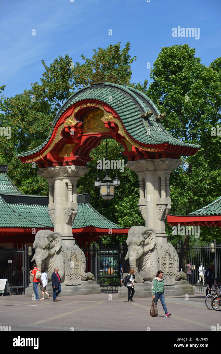 Elefantentor Zoo, Budapester Straße, Tiergarten, Mitte, Berlin, Deutschland Stockfoto