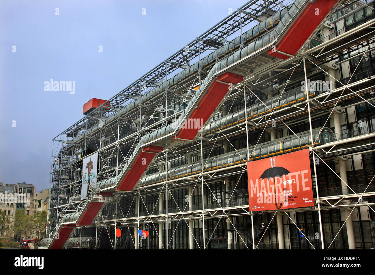 Centre Georges Pompidou, einem komplexen Gebäude im Bereich Beaubourg im 4. Arrondissement von Paris. Stockfoto