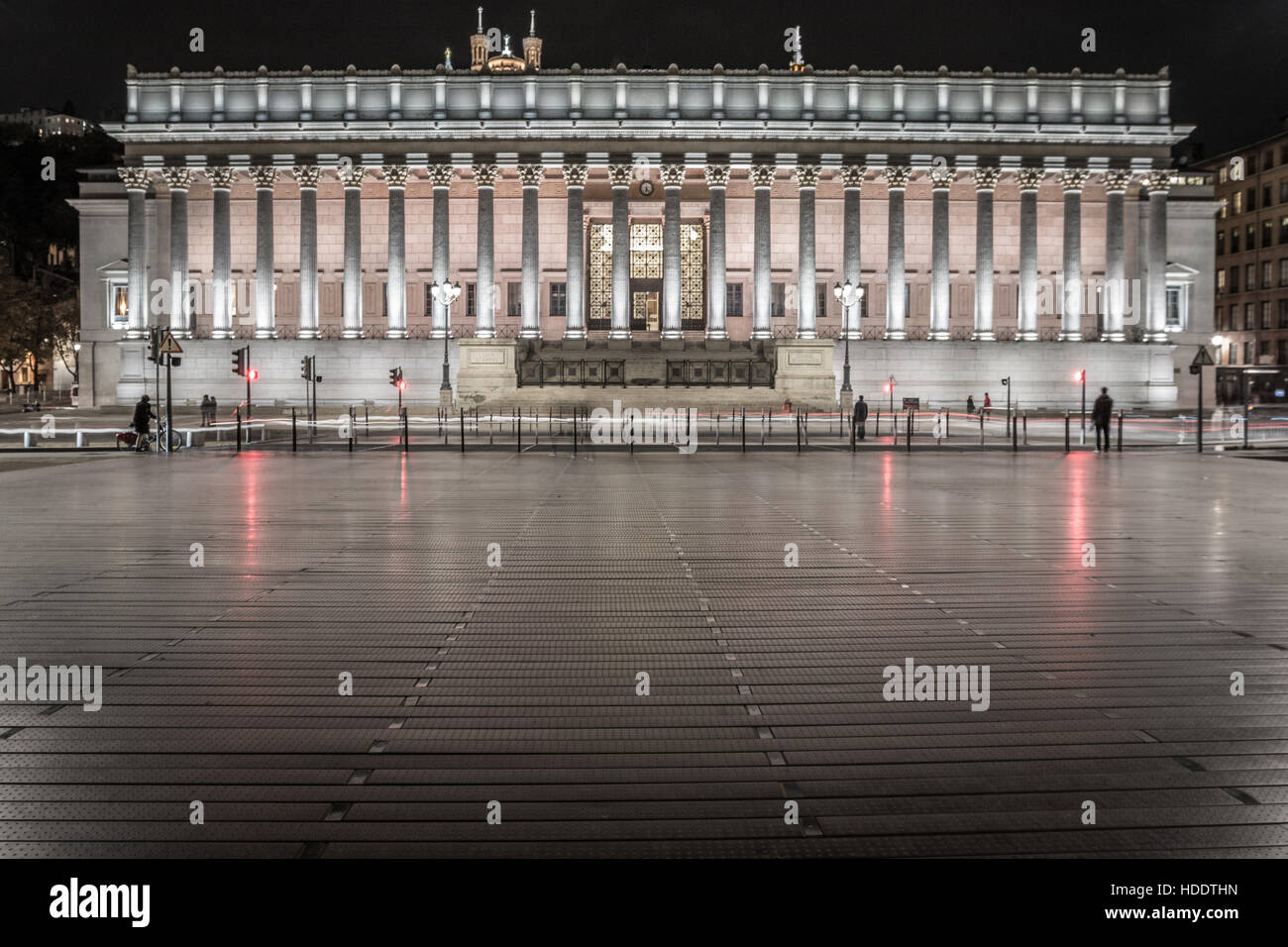 Justizpalast in Lyon in der Nacht Stockfoto