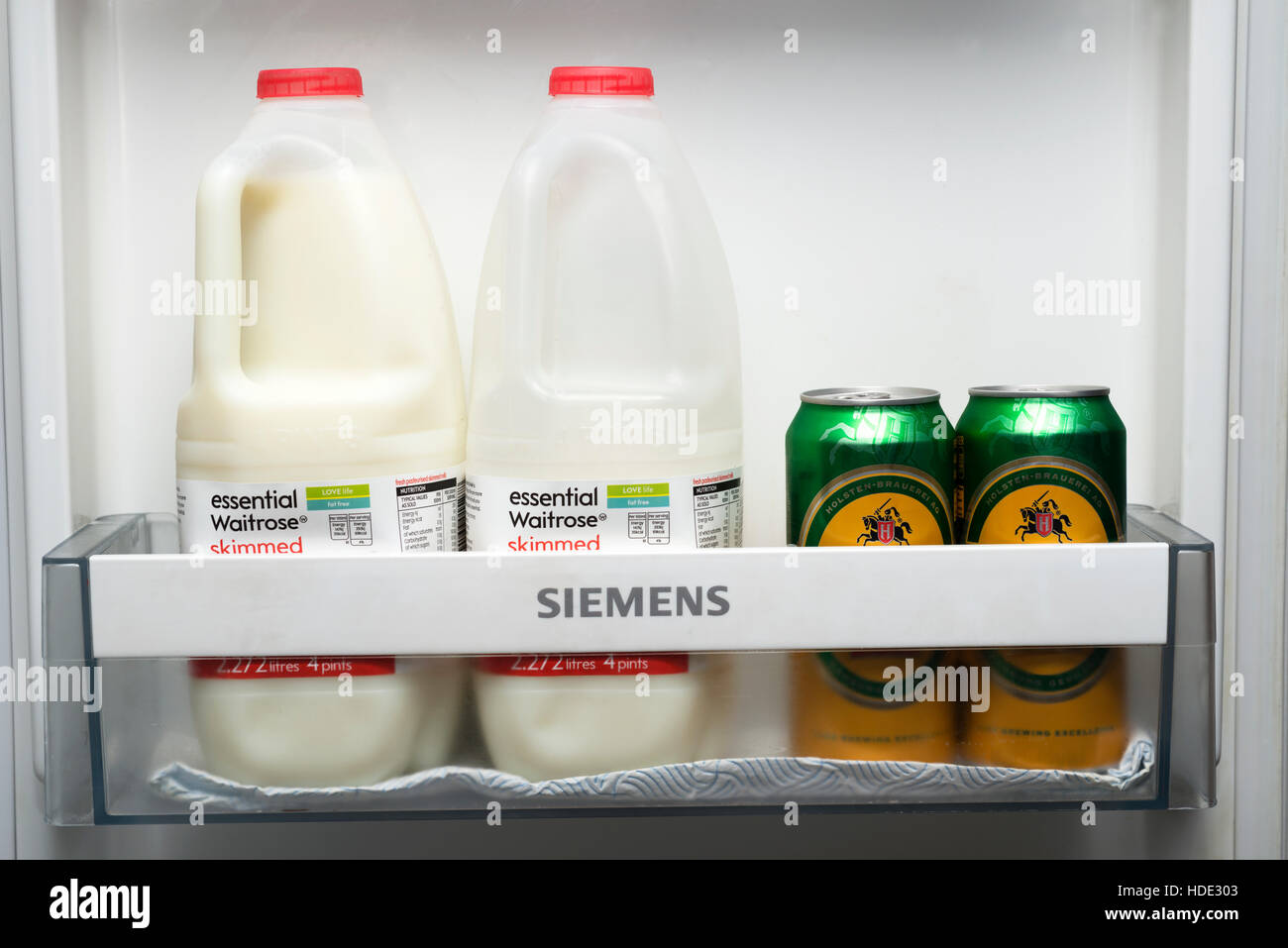 Milch und Alkohol Stockfoto