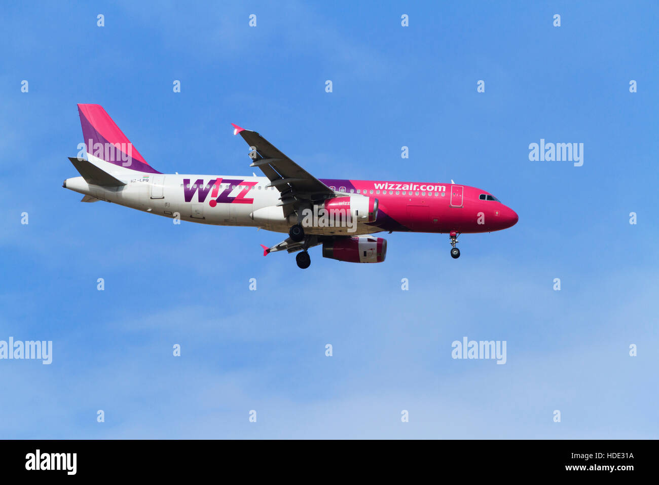 Airbus A320-232, HA-LPQ von Wizz Air auf Ansatz zum Flughafen Larnaca, Zypern. Stockfoto