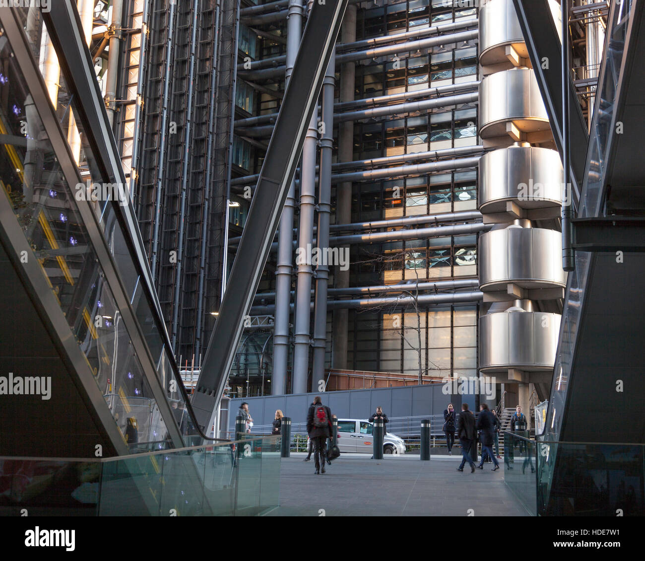 Blick auf das Lloyds von London Gebäude gesehen vom Leadenhall building Stockfoto