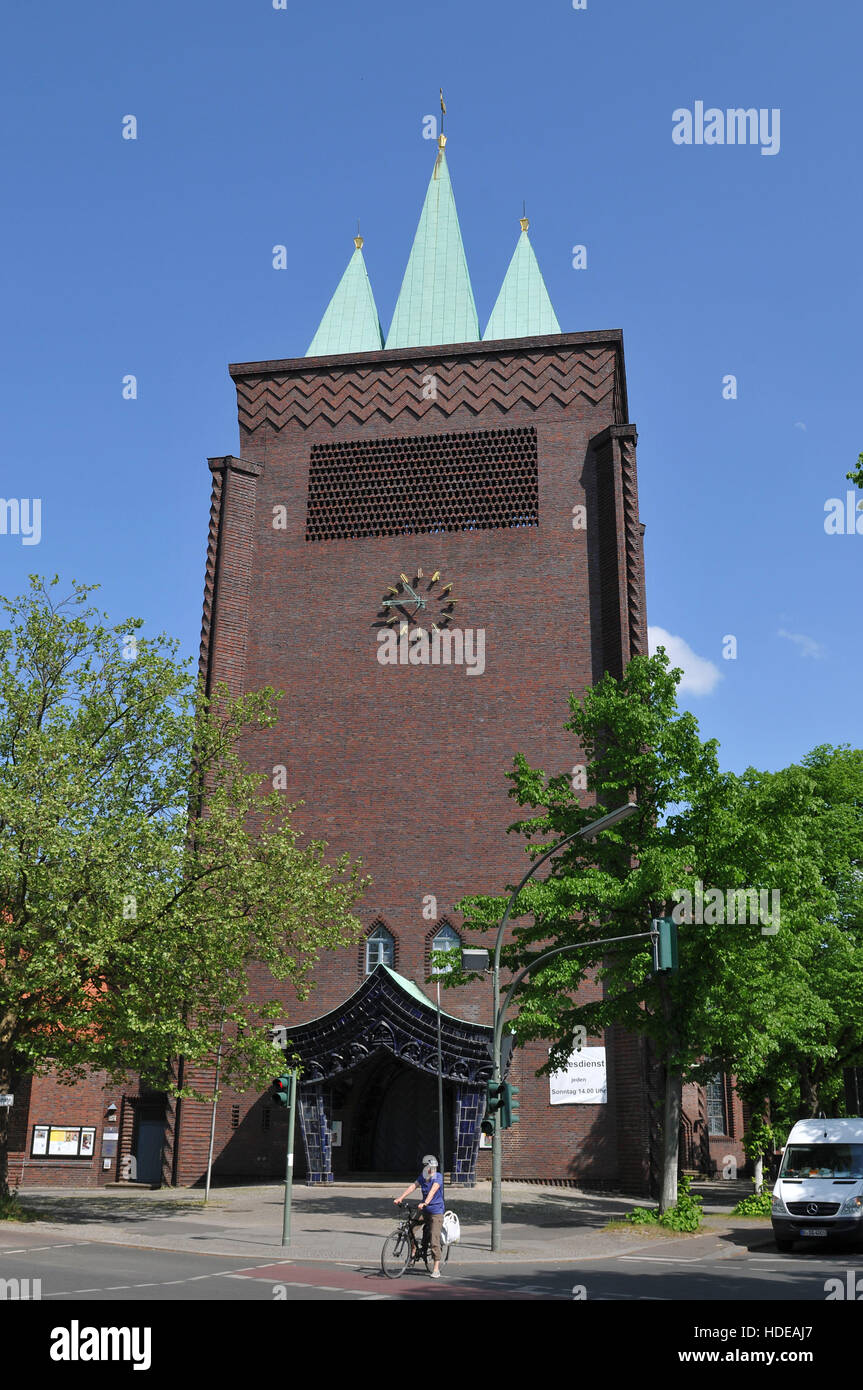 Evangelische Kreuzkirche, Hohenzollerndamm, Wilmersdorf, Berlin