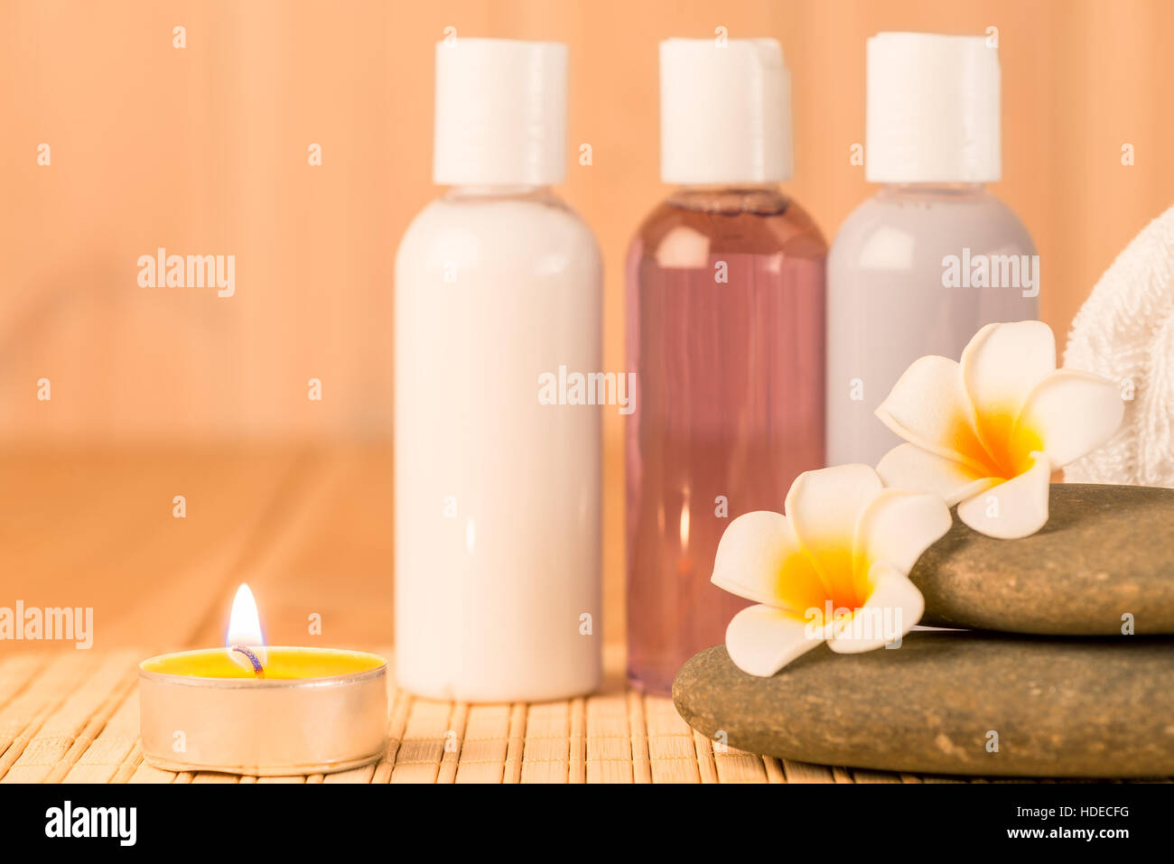 Horizontale Foto von Objekten für Spa-Behandlungen-Nahaufnahme Stockfoto