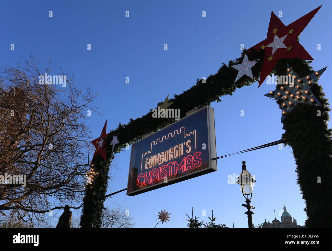 Eingang zum Weihnachtsmarkt Edinburgh Schottland Dezember 2016 Stockfoto