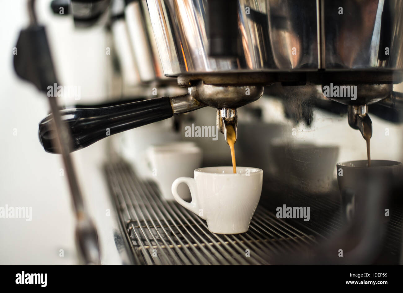 Espresso-Maschine in einem Kaffeehaus Stockfoto