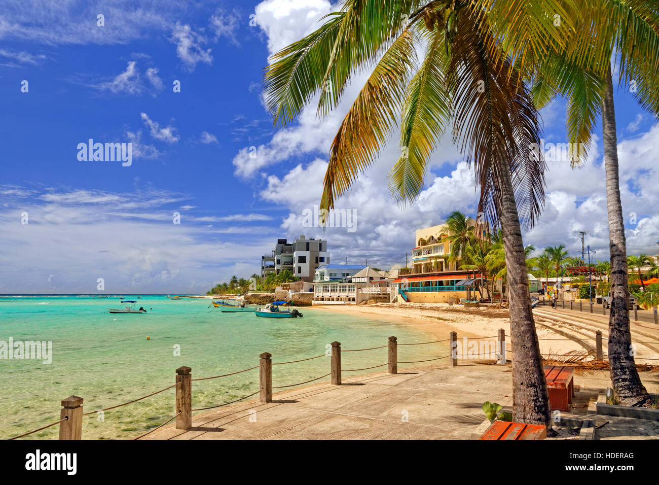 Strand von St. Lawrence Gap, Barbados, Karibik. Stockfoto