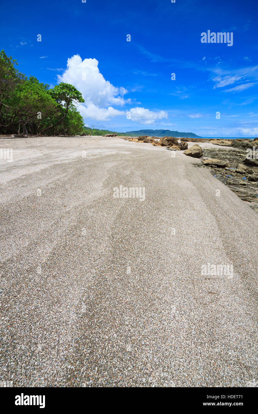 Tropischer Strand von Santa Teresa Costa rica Stockfoto