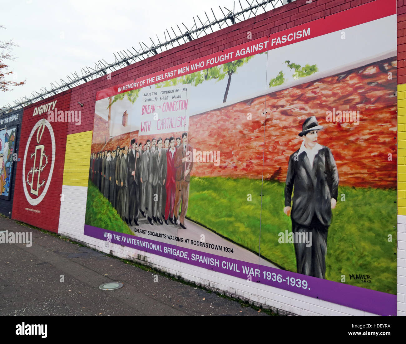 Spanischer Bürgerkrieg - internationale Friedensmauer Cupar Weg, West Belfast, Nordirland, Vereinigtes Königreich Stockfoto