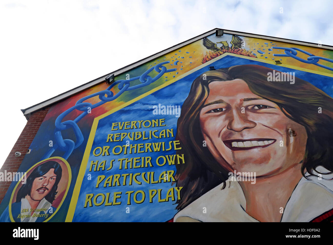 Belfast fällt Rd republikanischen Wandbild - jeder in eine Revolution hat ihre Rolle zu spielen Stockfoto