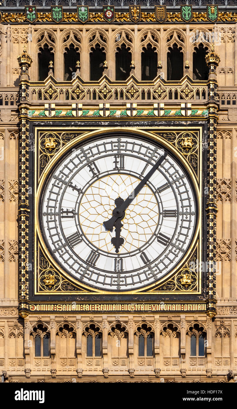 Nahaufnahme des Ziffernblattes Big Ben in Westminster, London, Stockfoto