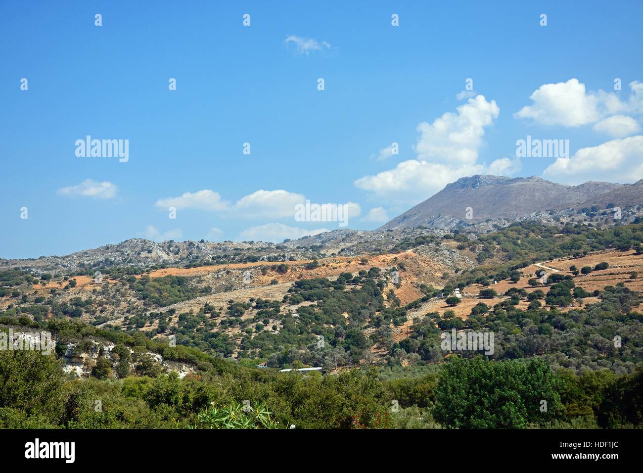 Blick auf die bergige Landschaft in der Nähe von Margarites, Kreta, Griechenland, Europa. Stockfoto