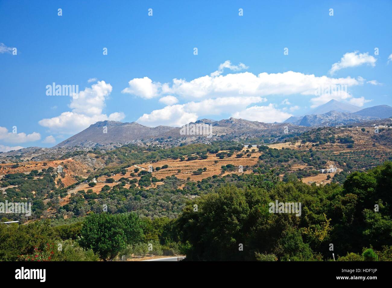 Blick auf die bergige Landschaft in der Nähe von Margarites, Kreta, Griechenland, Europa. Stockfoto