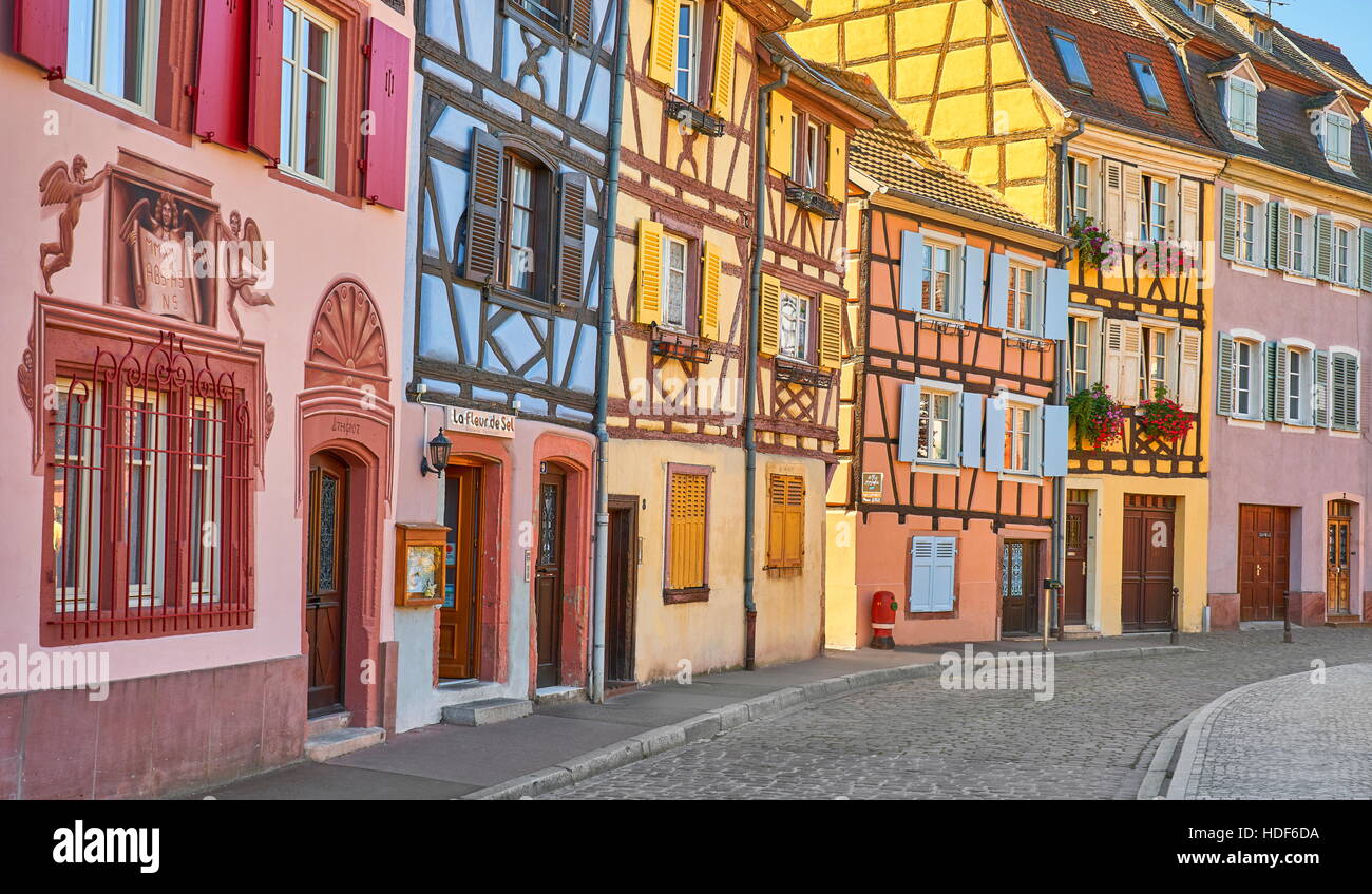 Bunte Häuser im Stadtteil Petite Venise (Klein-Venedig), Colmar, Frankreich Stockfoto