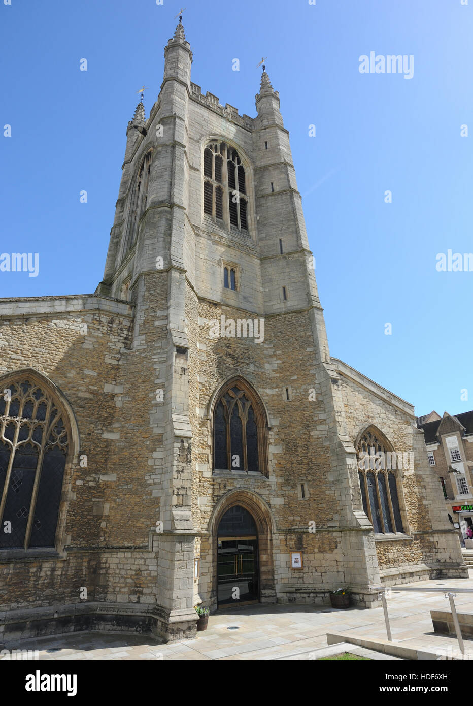 St John's, benannt nach der Hl. Johannes der Täufer, ist die Pfarrkirche von Peterborough. Cathedral Square, Peterborough, Cambridgeshire. UK. Stockfoto