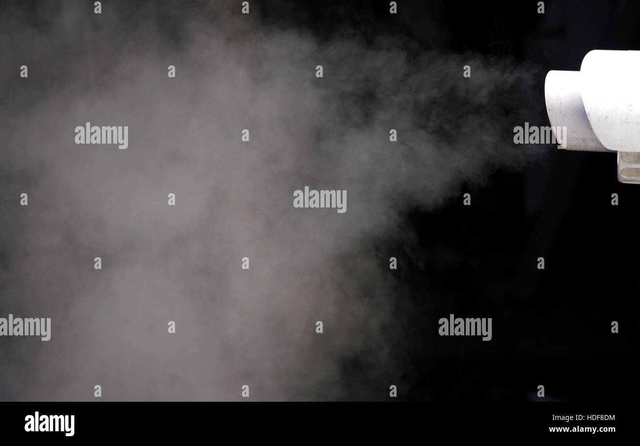 Dampf aus Schornstein Heizung Stockfoto